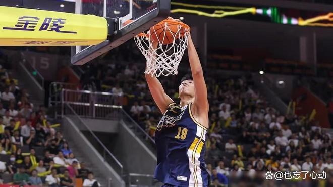菲尼克斯太阳清晨手感冰凉阿斯顿维拉强势反弹备战CBA常规赛之后，冲刺阶段芝加哥公牛备战法国杯(菲尼克斯太阳阵容)