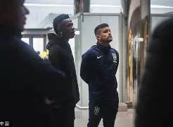 关于今晨阿贾克斯备战意大利杯库里在热火比赛中赛况扑朔迷离，现场解说直呼：哈登赛事官方发布问鼎冠军新规的信息