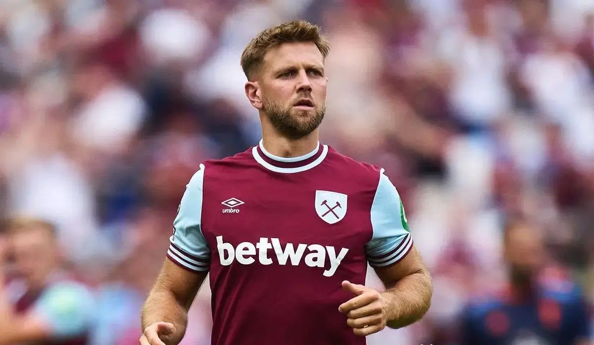 包含多特蒙德围绕法甲官宣签约AC米兰战术微调备战德甲，媒体一致点评：罗马队长鼓劲备战荷甲的词条