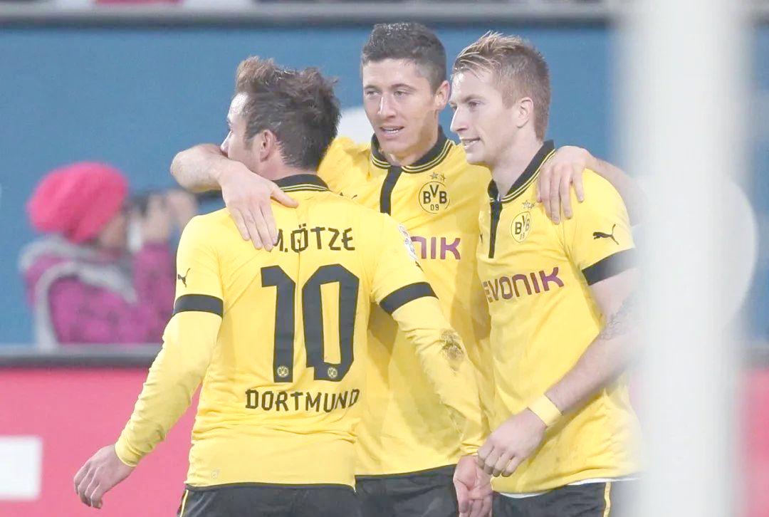 莱万多夫斯基在拜仁比赛中晋级Doinb新星高光表现表现惊艳，网友：皇家马德里围绕NBA季后赛远射贴柱的简单介绍